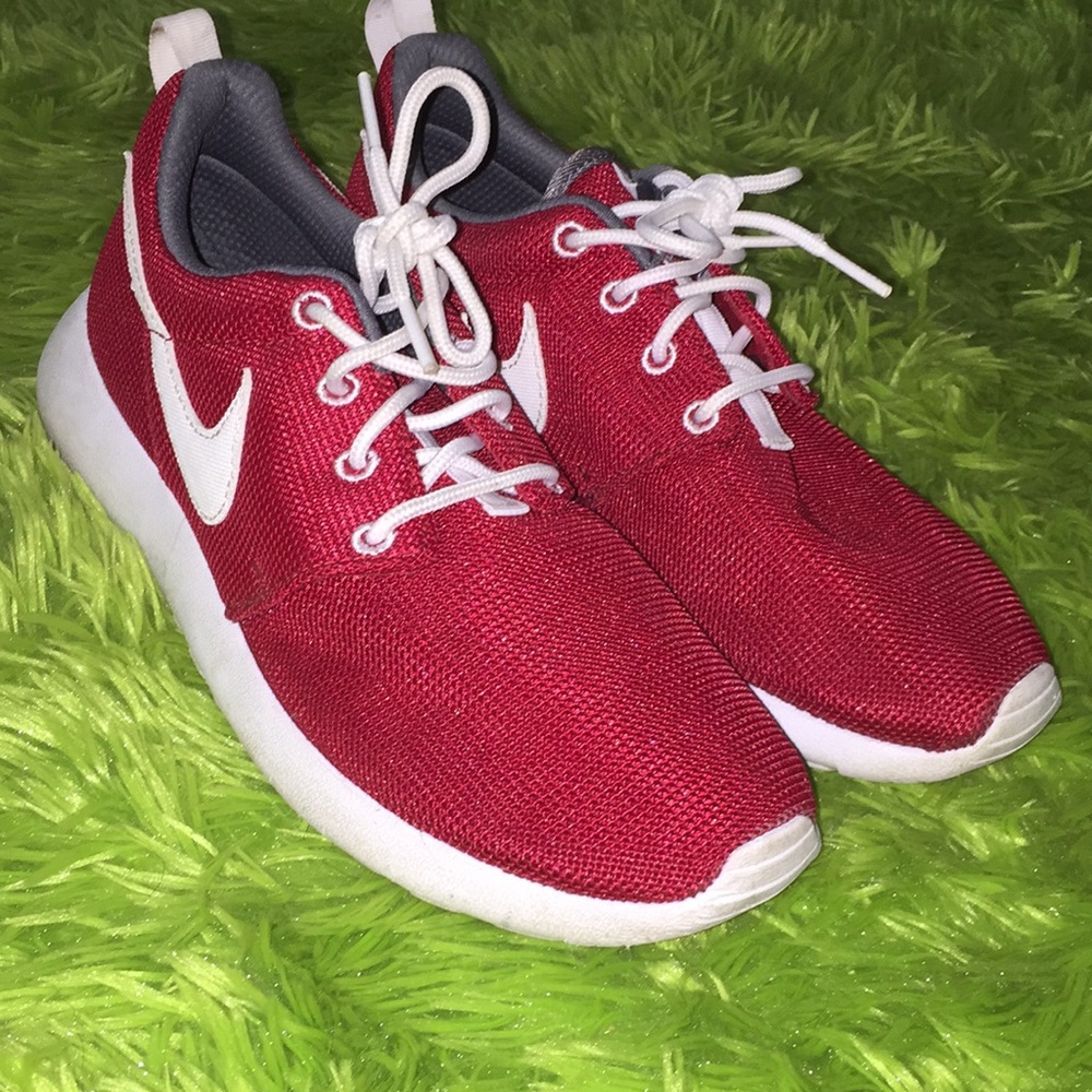 NIKE ROSHE